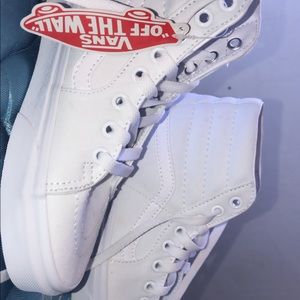 BRAND NEW WHITE VANS!!!